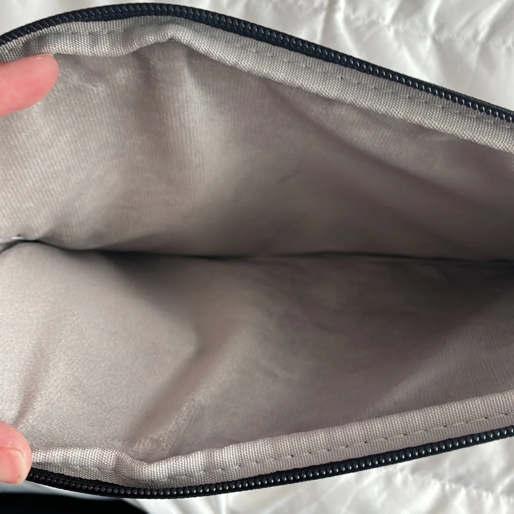 Tablet case. New in package. Black. Guaiboshi